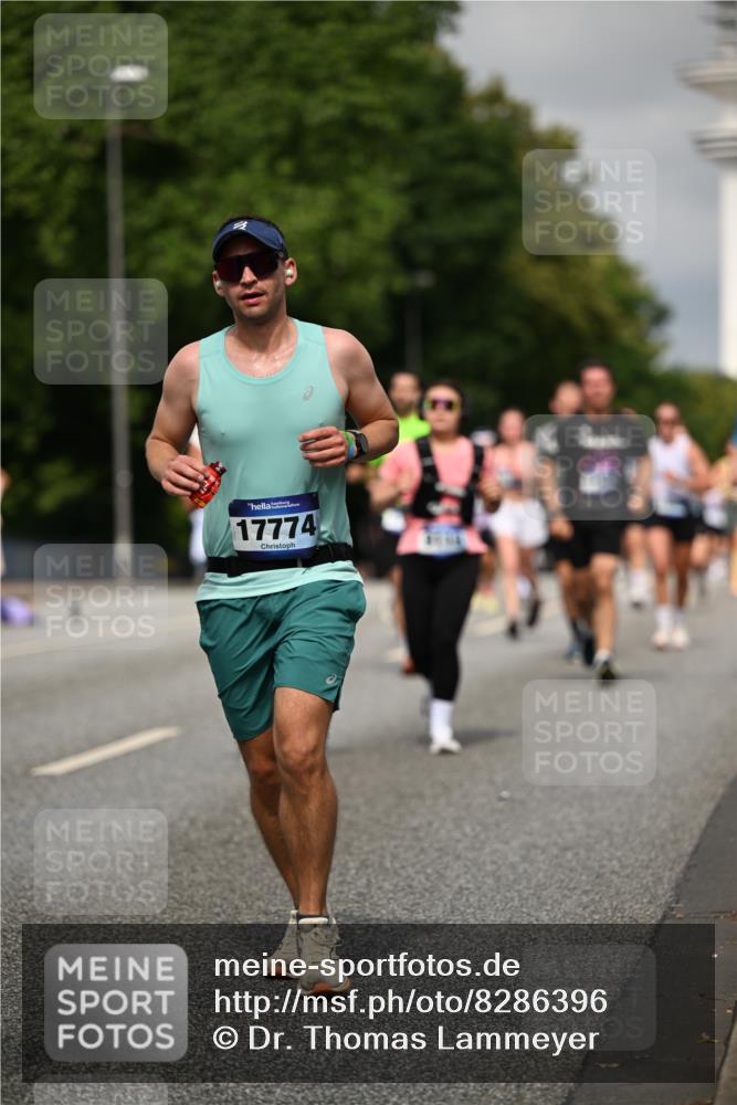 29.06.2025 - hella hamburg halbmarathon Dr. Thomas Lammeyer http://msf.ph/oto/8286396 29.06.2025 10:16:00 Kennedybrücke 1062, 1790, 2661, 3746, 3837, 4499, 6871, 6966, 7370, 7474, 8206, 8207, 9119, 9253, 9254, 9405 meine-sportfotos.de