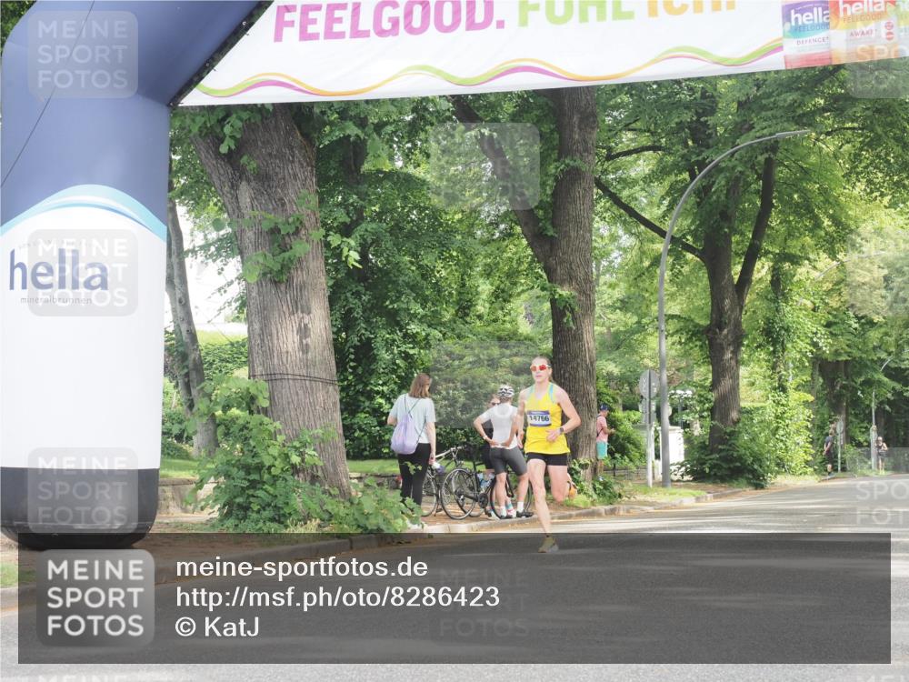 29.06.2025 - hella hamburg halbmarathon KatJ http://msf.ph/oto/8286423 29.06.2025 10:11:42 Zwischen KM18-KM19  meine-sportfotos.de
