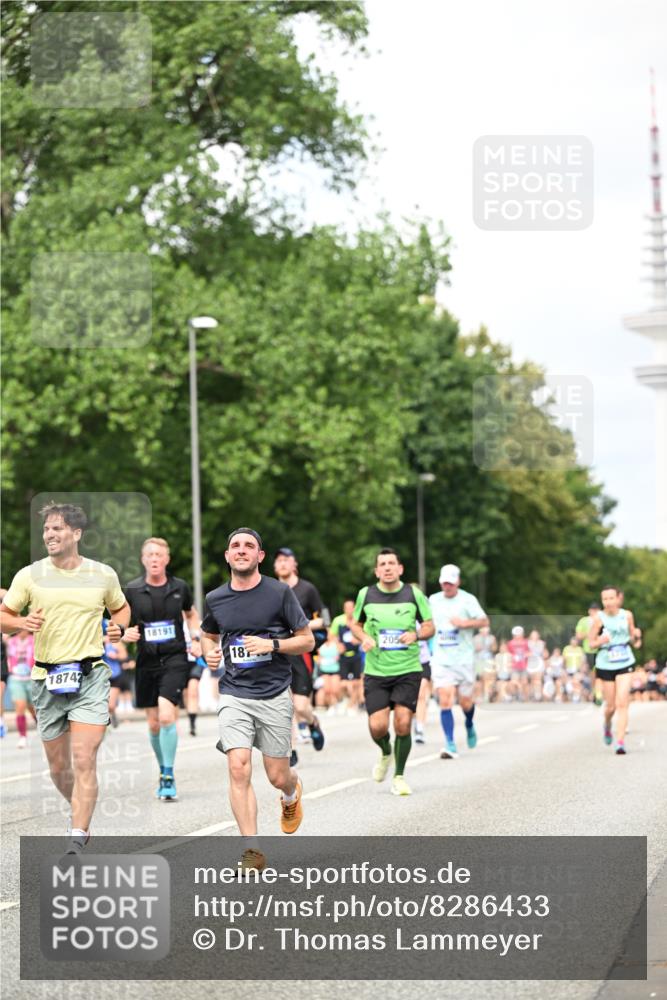 29.06.2025 - hella hamburg halbmarathon Dr. Thomas Lammeyer http://msf.ph/oto/8286433 29.06.2025 10:37:05 Kennedybrücke 1078, 1199, 1237, 1373, 1647, 1732, 1879, 2059, 2384, 2959, 3221, 3391, 3422, 3653, 3660, 3670, 3708, 3753, 4030, 4096, 4446, 4555, 5110, 5156, 5581, 6861, 7135, 7749, 7750, 8170, 8175, 8595, 8839, 9034, 9289, 9471, 9542, 9768, 9780, 9812, 10002, 10770 meine-sportfotos.de