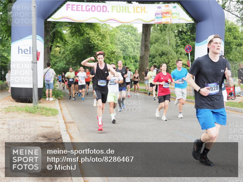 29.06.2025 - hella hamburg halbmarathon MichiJ http://msf.ph/oto/8286467 29.06.2025 10:33:07 Zwischen KM18-KM19 1171, 2970, 4915, 5623, 5884, 6266, 7325, 8928, 10596, 16506, 16689, 18055, 18185, 18631 meine-sportfotos.de