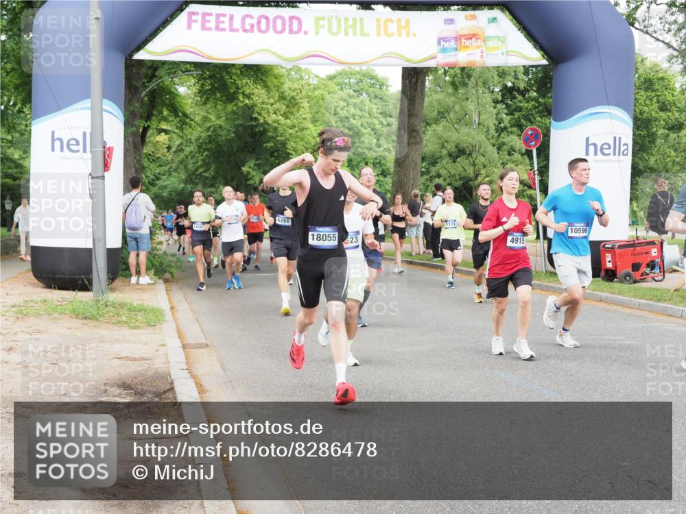 29.06.2025 - hella hamburg halbmarathon MichiJ http://msf.ph/oto/8286478 29.06.2025 10:33:07 Zwischen KM18-KM19 1171, 2970, 4915, 5623, 5884, 6266, 7325, 8928, 10596, 16506, 16689, 18055, 18185, 18631 meine-sportfotos.de