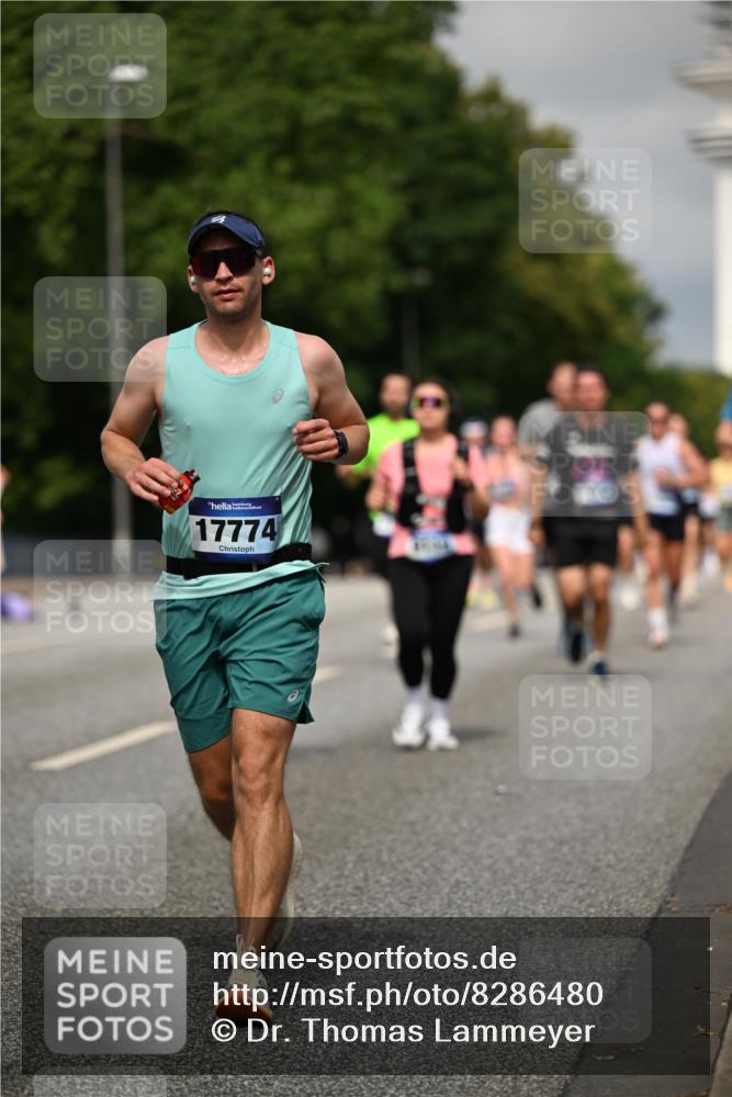 29.06.2025 - hella hamburg halbmarathon Dr. Thomas Lammeyer http://msf.ph/oto/8286480 29.06.2025 10:16:00 Kennedybrücke 1062, 1790, 2661, 3746, 3837, 4499, 6871, 6966, 7370, 7474, 8206, 8207, 9119, 9253, 9254, 9405 meine-sportfotos.de