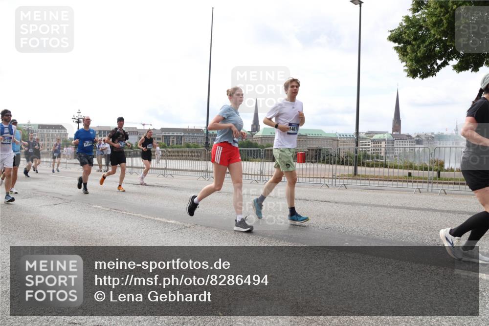 29.06.2025 - hella hamburg halbmarathon Lena Gebhardt http://msf.ph/oto/8286494 29.06.2025 10:20:55 Lombardsbrücke 8113, 14610, 11145, 1011, 1028, 1266, 1471, 1658, 2053, 2101, 2325, 2383, 2834, 2923, 2945, 2956, 2986, 3161, 3247, 3453, 3733, 3781, 3813, 4082, 4166, 4288, 4350, 4422, 4754, 4869, 5041, 5061, 5181, 5625, 5767, 6275, 6308, 6608, 6951, 7228, 7608, 8113, 8588, 8724, 8726, 8940, 9005, 9011, 9108, 9236, 9722, 9981, 10050, 10350, 10585, 10602, 10613, 10647, 11100, 11145, 11603, 11698, 11995, 12175, 12694, 12844, 13057, 13508 meine-sportfotos.de