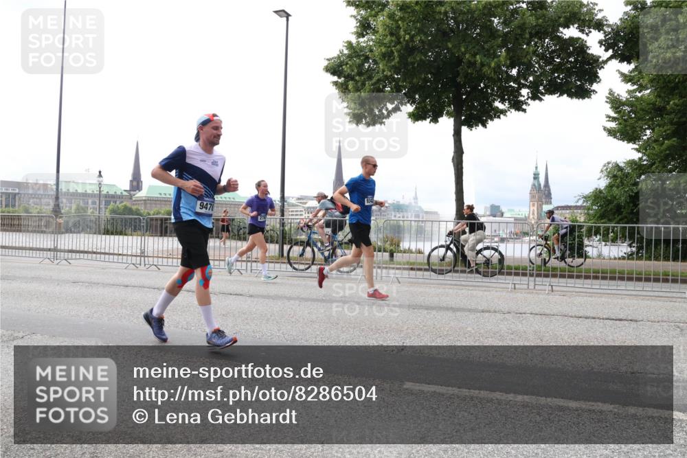 29.06.2025 - hella hamburg halbmarathon Lena Gebhardt http://msf.ph/oto/8286504 29.06.2025 10:35:39 Lombardsbrücke 9470, 9342, 1108, 1336, 1717, 1730, 1786, 1821, 2001, 2198, 2352, 2376, 2425, 2751, 2787, 2811, 2827, 3243, 3598, 3828, 3958, 3990, 4333, 4413, 4703, 4704, 4902, 4965, 5147, 5240, 5531, 5793, 6021, 6029, 6189, 6365, 6381, 6471, 6746, 6845, 6859, 6867, 7304, 7382, 7927, 8249, 8296, 8333, 8567, 9342, 9432, 9470, 9803, 9806, 9819, 10393, 10531, 10565, 10652, 11233, 11320, 11359, 11565, 11838, 11839, 11886, 12026, 12062, 12326, 12408 meine-sportfotos.de