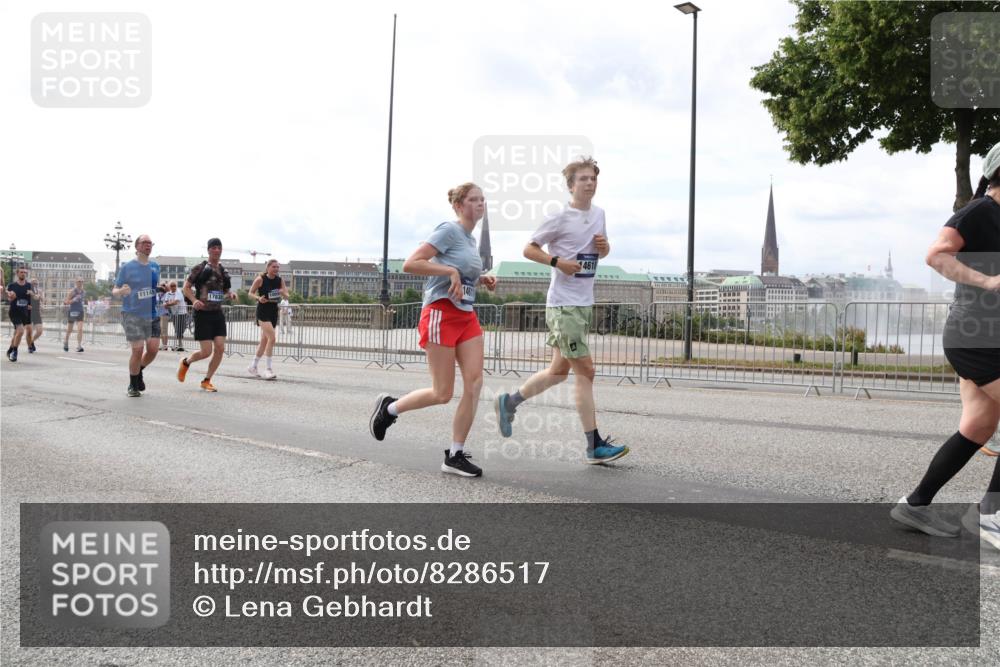 29.06.2025 - hella hamburg halbmarathon Lena Gebhardt http://msf.ph/oto/8286517 29.06.2025 10:20:55 Lombardsbrücke 11145, 17837, 4610, 1011, 1028, 1266, 1471, 1658, 2053, 2101, 2325, 2383, 2834, 2923, 2945, 2956, 2986, 3161, 3247, 3453, 3733, 3781, 3813, 4082, 4166, 4288, 4350, 4422, 4754, 4869, 5041, 5061, 5181, 5625, 5767, 6275, 6308, 6608, 6951, 7228, 7608, 8113, 8588, 8724, 8726, 8940, 9005, 9011, 9108, 9236, 9722, 9981, 10050, 10350, 10585, 10602, 10613, 10647, 11100, 11145, 11603, 11698, 11995, 12175, 12694, 12844, 13057, 13508 meine-sportfotos.de