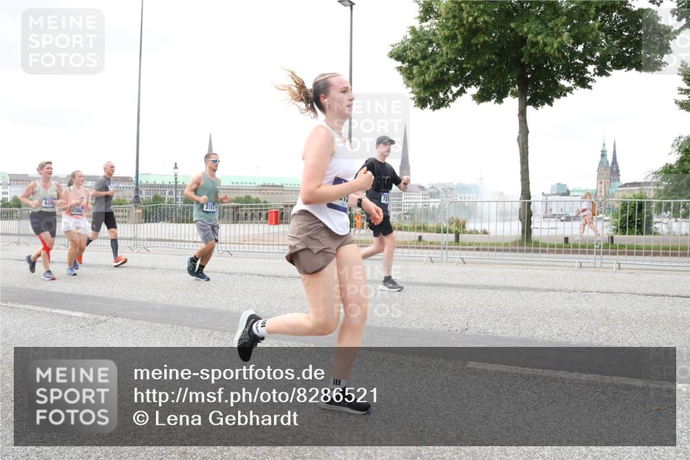 29.06.2025 - hella hamburg halbmarathon Lena Gebhardt http://msf.ph/oto/8286521 29.06.2025 10:55:25 Lombardsbrücke 639, 6396, 3157, 1013, 1616, 1873, 1917, 2090, 2452, 3115, 3157, 3244, 3274, 3577, 4039, 4628, 5040, 5222, 5483, 5487, 6395, 6396, 6944, 7219, 7238, 7548, 7680, 7766, 8403, 8519, 8527, 8626, 9614, 9618, 9857, 9858, 10094, 10109, 10458, 10559, 10593, 10686, 10885, 11109, 11737, 11788, 11908, 12147, 12148, 12695, 12902, 13098, 13230, 13548, 13979, 13980, 14515, 14727, 15152, 15160, 16385 meine-sportfotos.de