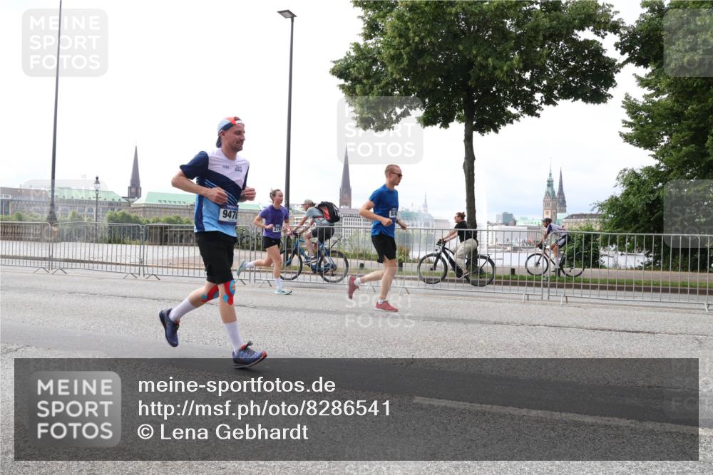 29.06.2025 - hella hamburg halbmarathon Lena Gebhardt http://msf.ph/oto/8286541 29.06.2025 10:35:39 Lombardsbrücke 9470, 1108, 1336, 1717, 1730, 1786, 1821, 2001, 2198, 2352, 2376, 2425, 2751, 2787, 2811, 2827, 3243, 3598, 3828, 3958, 3990, 4333, 4413, 4703, 4704, 4902, 4965, 5147, 5240, 5531, 5793, 6021, 6029, 6189, 6365, 6381, 6471, 6746, 6845, 6859, 6867, 7304, 7382, 7927, 8249, 8296, 8333, 8567, 9342, 9432, 9470, 9803, 9806, 9819, 10393, 10531, 10565, 10652, 11233, 11320, 11359, 11565, 11838, 11839, 11886, 12026, 12062, 12326, 12408 meine-sportfotos.de