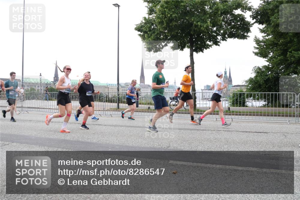 29.06.2025 - hella hamburg halbmarathon Lena Gebhardt http://msf.ph/oto/8286547 29.06.2025 10:46:36 Lombardsbrücke 1363, 1371, 1375, 1429, 1465, 1532, 1608, 1720, 1837, 1999, 2162, 2320, 2500, 2697, 2813, 2951, 3277, 3406, 3407, 3410, 3469, 3734, 3823, 4119, 4202, 4296, 4342, 4355, 4448, 4604, 5697, 5700, 5854, 6068, 6124, 6161, 6740, 7303, 7364, 7368, 7374, 7412, 7767, 7827, 7960, 7983, 8047, 8477, 8551, 8553, 8700, 9129, 9337, 9445, 9691, 10153, 10230, 11361, 11910, 12298, 12333, 12507, 12522, 13969, 14261, 15852, 16882, 16987 meine-sportfotos.de