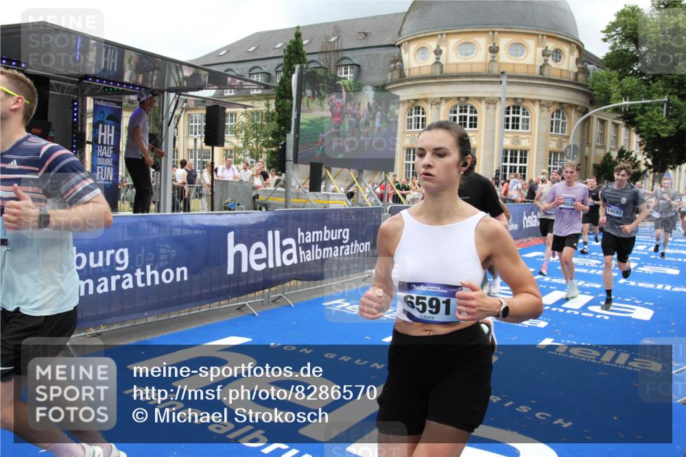 29.06.2025 - hella hamburg halbmarathon Michael Strokosch http://msf.ph/oto/8286570 29.06.2025 10:55:36 Ziel 2982, 3037, 5319, 6591, 8573, 11554, 11568, 12196, 12544, 12584, 13267, 14036, 14592, 16110, 16334, 16609, 17615 meine-sportfotos.de