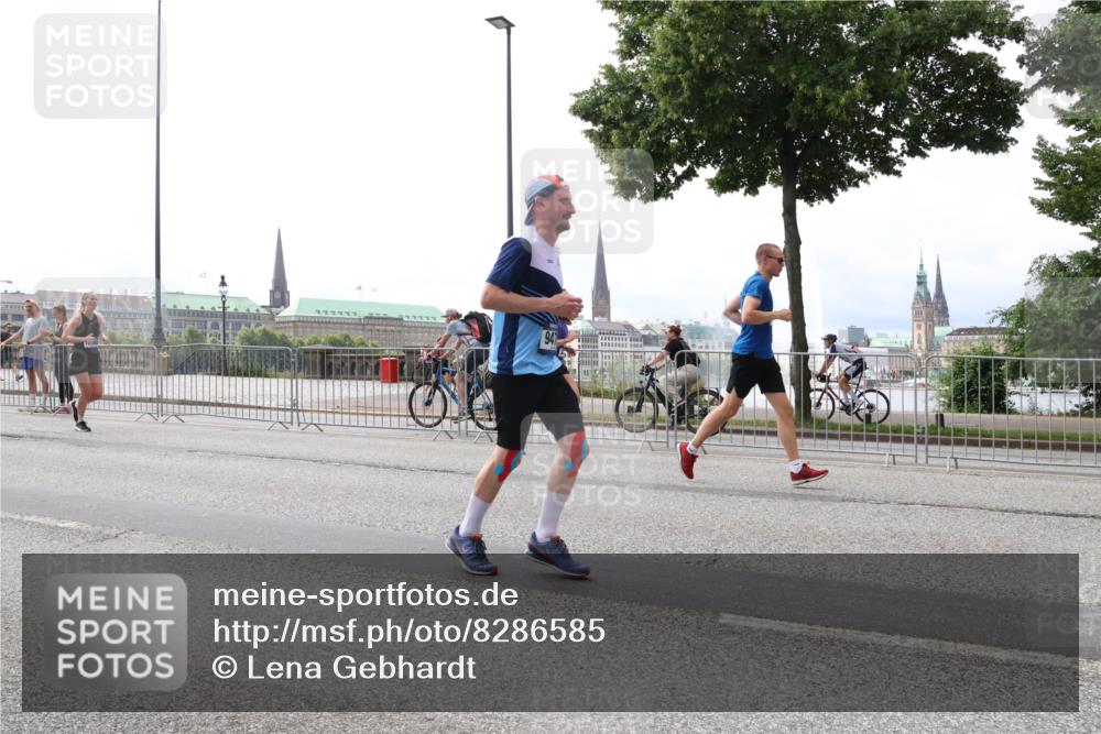 29.06.2025 - hella hamburg halbmarathon Lena Gebhardt http://msf.ph/oto/8286585 29.06.2025 10:35:39 Lombardsbrücke 947, 1108, 1336, 1717, 1730, 1786, 1821, 2001, 2198, 2352, 2376, 2425, 2751, 2787, 2811, 2827, 3243, 3598, 3828, 3958, 3990, 4333, 4413, 4703, 4704, 4902, 4965, 5147, 5240, 5531, 5793, 6021, 6029, 6189, 6365, 6381, 6471, 6746, 6845, 6859, 6867, 7304, 7382, 7927, 8249, 8296, 8333, 8567, 9342, 9432, 9470, 9803, 9806, 9819, 10393, 10531, 10565, 10652, 11233, 11320, 11359, 11565, 11838, 11839, 11886, 12026, 12062, 12326, 12408 meine-sportfotos.de