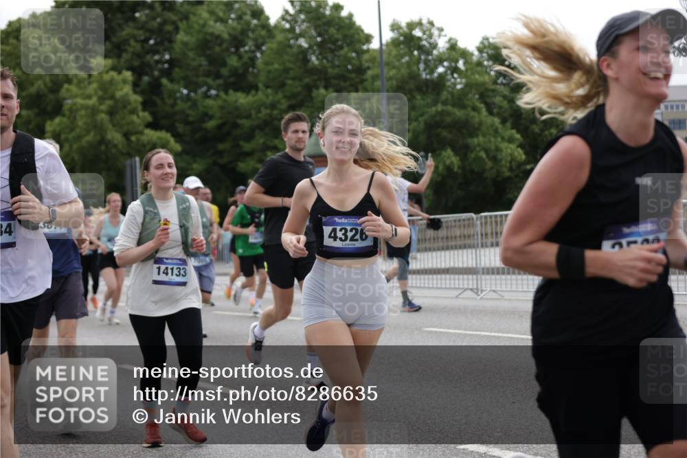29.06.2025 - hella hamburg halbmarathon Jannik Wohlers http://msf.ph/oto/8286635 29.06.2025 10:35:42 Lombardsbrücke 1008, 1010, 1036, 1183, 1775, 1780, 1835, 2520, 2870, 3401, 3699, 3741, 3877, 4245, 4326, 4413, 4798, 4937, 5666, 6092, 6093, 6184, 6417, 6896, 7086, 7111, 7140, 7275, 7575, 7576, 8356, 8581, 8947, 9432, 9978, 10047, 10577, 11010, 11187, 11198, 11979, 12342, 12430, 12660, 12661, 13422, 13492, 13600, 13602, 13679, 14134, 14189, 14249, 14251, 14955, 15075, 15078, 15248, 15281, 15370, 15587, 15612, 15617, 15618, 15676, 15677, 15827, 15830, 15876, 16570, 16571, 17635 meine-sportfotos.de