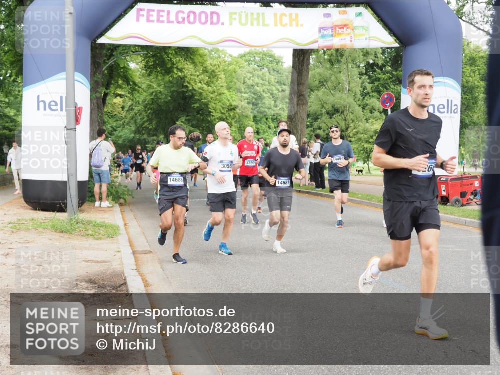 29.06.2025 - hella hamburg halbmarathon MichiJ http://msf.ph/oto/8286640 29.06.2025 10:33:09 Zwischen KM18-KM19 1171, 2890, 2970, 3056, 3917, 4915, 5623, 5884, 6266, 7325, 8928, 10596, 14464, 14686, 14687, 16506, 16689, 18055, 18631 meine-sportfotos.de