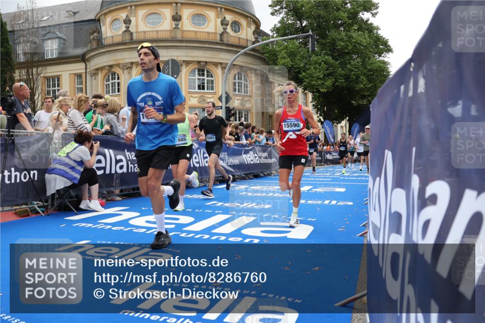 29.06.2025 - hella hamburg halbmarathon Strokosch-Dieckow http://msf.ph/oto/8286760 29.06.2025 10:48:13 Ziel 1914, 4711, 7367, 7599, 8916, 9544, 9626, 9770, 11211, 11467, 12685, 14192, 14797, 14814, 15590, 15629, 15735, 15973, 15981, 16094, 16269, 17982, 18963, 19127 meine-sportfotos.de