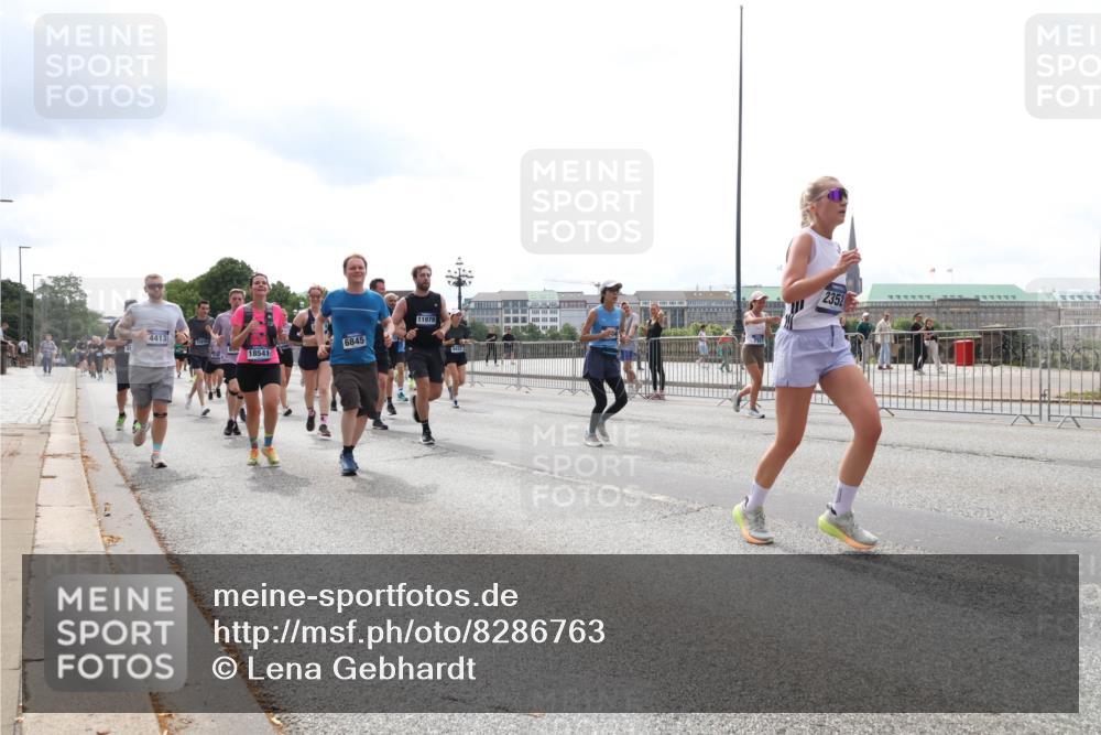 29.06.2025 - hella hamburg halbmarathon Lena Gebhardt http://msf.ph/oto/8286763 29.06.2025 10:35:58 Lombardsbrücke 4413, 18541, 6845, 11979, 2352, 1008, 1010, 1036, 1108, 1183, 1336, 1730, 1775, 1780, 1786, 1835, 2352, 2425, 2520, 2787, 2811, 2827, 2870, 3243, 3401, 3598, 3699, 3741, 3877, 3990, 4245, 4326, 4333, 4413, 4798, 4902, 4937, 5147, 5240, 5666, 6021, 6092, 6093, 6184, 6381, 6417, 6746, 6845, 6867, 6896, 7086, 7111, 7140, 7275, 7304, 7382, 7575, 7576, 8333, 8356, 8581, 8947, 9342, 9432, 9470, 9803, 9806, 9819, 10652, 12026, 12408 meine-sportfotos.de