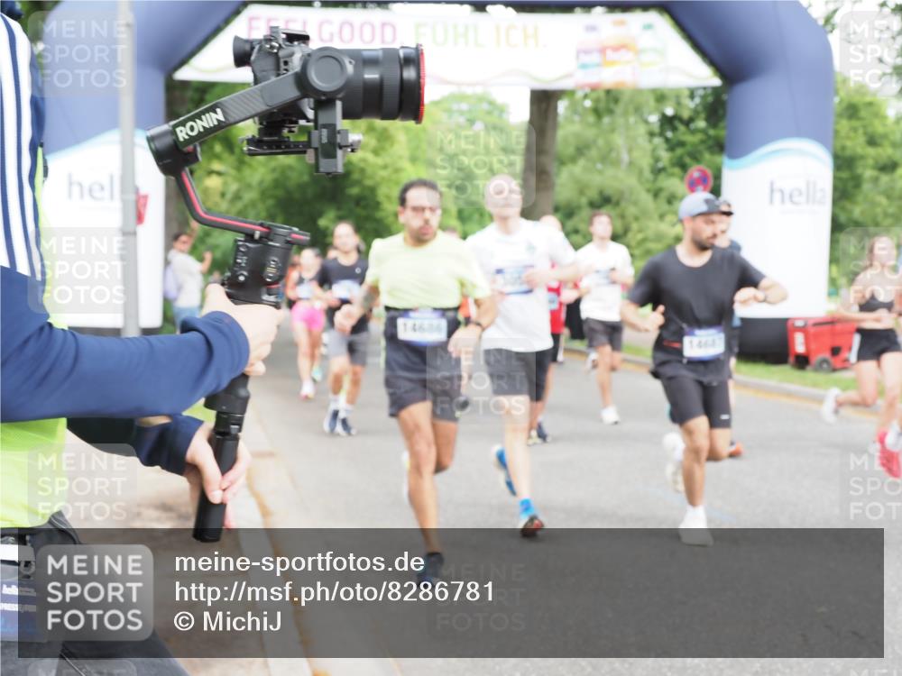 29.06.2025 - hella hamburg halbmarathon MichiJ http://msf.ph/oto/8286781 29.06.2025 10:33:10 Zwischen KM18-KM19 1171, 1413, 2890, 2970, 3056, 3917, 4915, 5623, 5884, 6266, 7325, 7843, 8928, 10596, 14464, 14686, 14687, 16506, 16685, 18055 meine-sportfotos.de