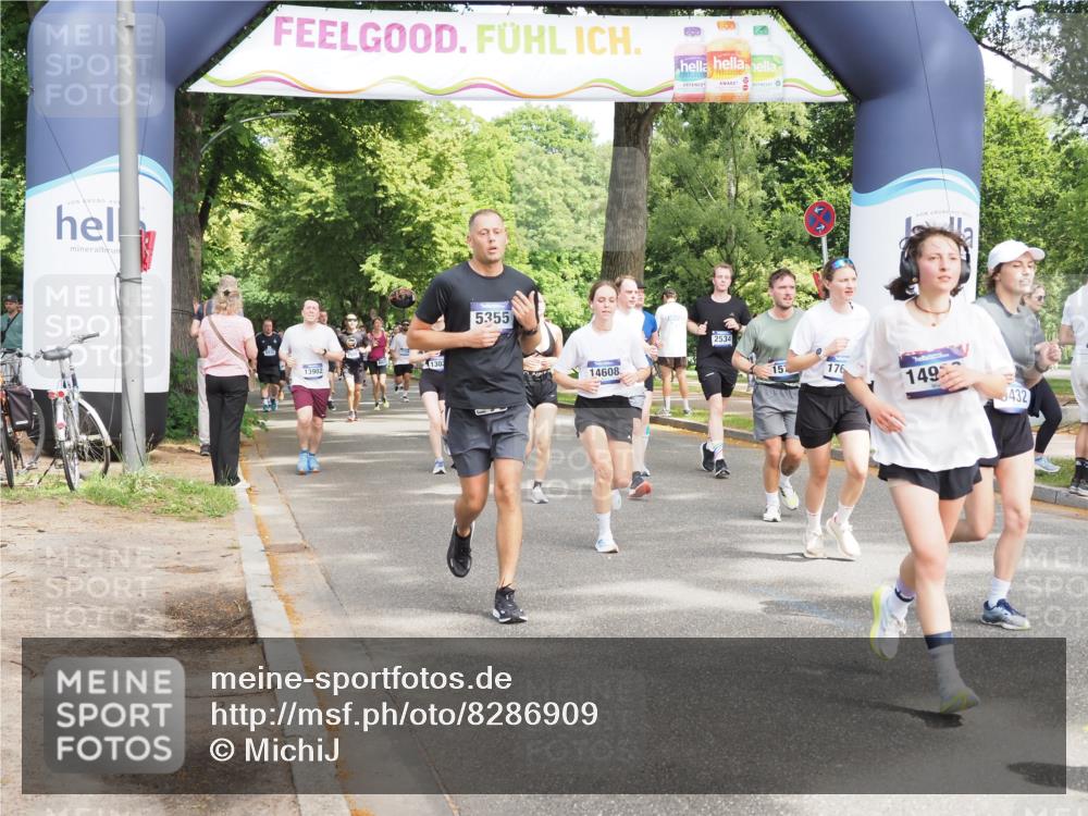29.06.2025 - hella hamburg halbmarathon MichiJ http://msf.ph/oto/8286909 29.06.2025 11:29:06 Zwischen KM18-KM19 1578, 2534, 5355, 8435, 9432, 11550, 13030, 13330, 14608, 14851, 14938, 16388, 16560, 17368, 17684, 18160 meine-sportfotos.de