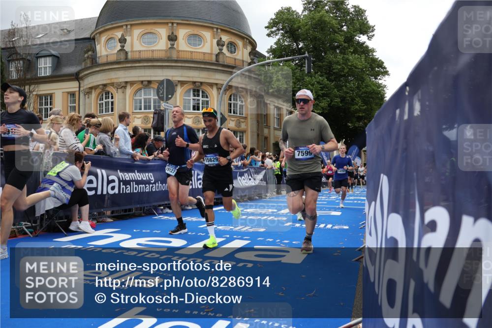29.06.2025 - hella hamburg halbmarathon Strokosch-Dieckow http://msf.ph/oto/8286914 29.06.2025 10:48:17 Ziel 1537, 3747, 5129, 5362, 5528, 6081, 6923, 7367, 7599, 8216, 8916, 9770, 11211, 11467, 12549, 12685, 14797, 14814, 15590, 15629, 15735, 15981, 17745, 17982, 18963, 19127 meine-sportfotos.de
