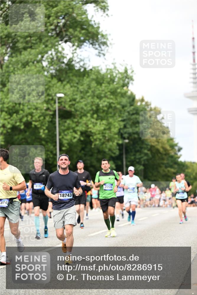 29.06.2025 - hella hamburg halbmarathon Dr. Thomas Lammeyer http://msf.ph/oto/8286915 29.06.2025 10:37:06 Kennedybrücke 1078, 1199, 1237, 1373, 1647, 1732, 1879, 2059, 2384, 2838, 2959, 3221, 3391, 3422, 3653, 3660, 3670, 3708, 4030, 4096, 4446, 4555, 5110, 5156, 5581, 6861, 7135, 7749, 7750, 8170, 8175, 8595, 8839, 9034, 9289, 9471, 9542, 9768, 9780, 9812, 10002, 10770 meine-sportfotos.de
