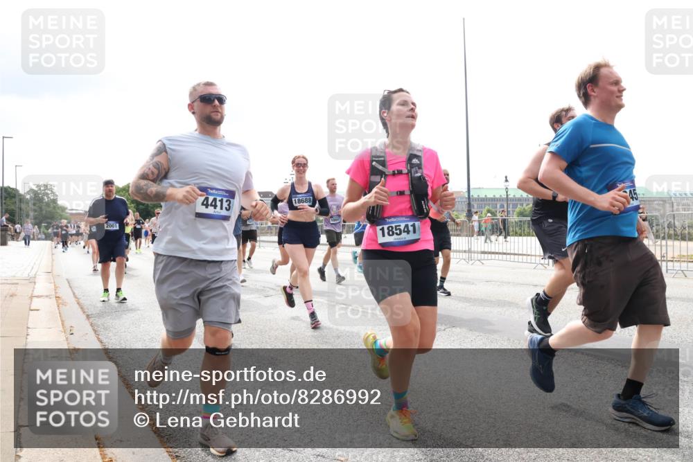 29.06.2025 - hella hamburg halbmarathon Lena Gebhardt http://msf.ph/oto/8286992 29.06.2025 10:36:00 Lombardsbrücke 2001, 4413, 18688, 18541, 45, 1008, 1010, 1036, 1108, 1183, 1336, 1730, 1775, 1780, 1786, 1835, 2352, 2425, 2520, 2787, 2811, 2827, 2870, 3243, 3401, 3598, 3699, 3741, 3877, 3990, 4245, 4326, 4413, 4798, 4902, 4937, 5147, 5246, 5666, 6021, 6092, 6093, 6184, 6381, 6417, 6845, 6867, 6896, 7086, 7111, 7140, 7275, 7304, 7382, 7575, 7576, 8333, 8356, 8581, 8947, 9342, 9432, 9803, 9806, 9819, 10652, 12026, 12408 meine-sportfotos.de