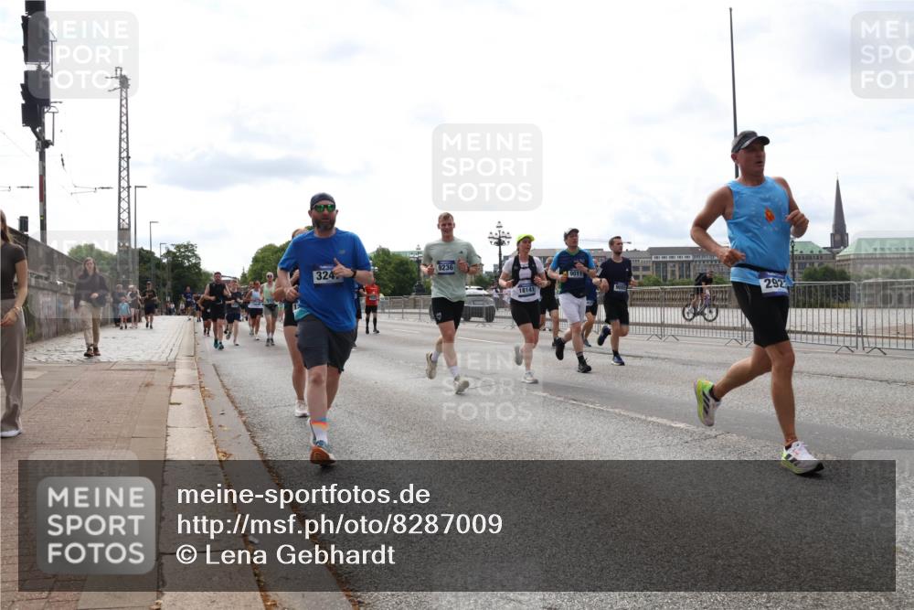 29.06.2025 - hella hamburg halbmarathon Lena Gebhardt http://msf.ph/oto/8287009 29.06.2025 10:20:57 Lombardsbrücke 324, 9236, 18141, 9011, 292, 1011, 1028, 1266, 1471, 1658, 2053, 2101, 2325, 2383, 2834, 2923, 2945, 2956, 2986, 3161, 3247, 3453, 3733, 3781, 3813, 4082, 4166, 4288, 4350, 4422, 4754, 4869, 5041, 5061, 5181, 5625, 5767, 6275, 6308, 6608, 7228, 7608, 8113, 8724, 8726, 8940, 9005, 9011, 9108, 9236, 9501, 9722, 9981, 10050, 10350, 10585, 10602, 11100, 11145, 11698, 11995, 12175, 12694, 12844, 13057, 13508 meine-sportfotos.de