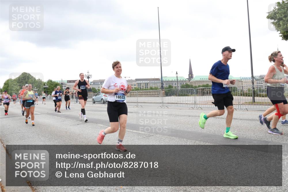 29.06.2025 - hella hamburg halbmarathon Lena Gebhardt http://msf.ph/oto/8287018 29.06.2025 10:55:28 Lombardsbrücke 19199, 5483, 16533, 1013, 1616, 1873, 1917, 2090, 2452, 3101, 3115, 3157, 3244, 3274, 3577, 4039, 4628, 5040, 5220, 5222, 5483, 5487, 5575, 6395, 6396, 6944, 7219, 7238, 7548, 7680, 7766, 8403, 8519, 8527, 8626, 8648, 9614, 9618, 9857, 9858, 9956, 10094, 10436, 10438, 10458, 10559, 10593, 10686, 10885, 11109, 11737, 11788, 11908, 12147, 12148, 12695, 12902, 13098, 13230, 13548, 14515, 14727, 15152, 15160, 16385 meine-sportfotos.de