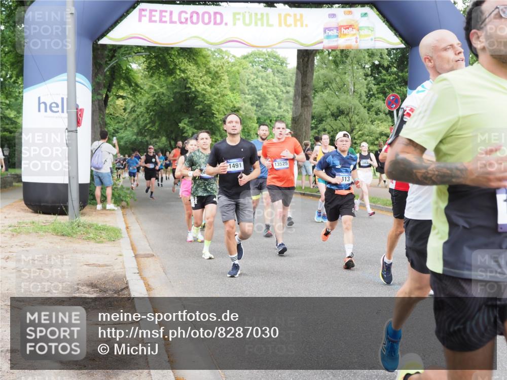 29.06.2025 - hella hamburg halbmarathon MichiJ http://msf.ph/oto/8287030 29.06.2025 10:33:11 Zwischen KM18-KM19 1171, 1413, 2890, 2970, 3056, 3917, 4915, 5623, 5884, 6266, 7325, 7843, 8928, 10596, 11491, 14464, 14686, 14687, 15760, 16506, 16685, 18055, 18407, 18718 meine-sportfotos.de