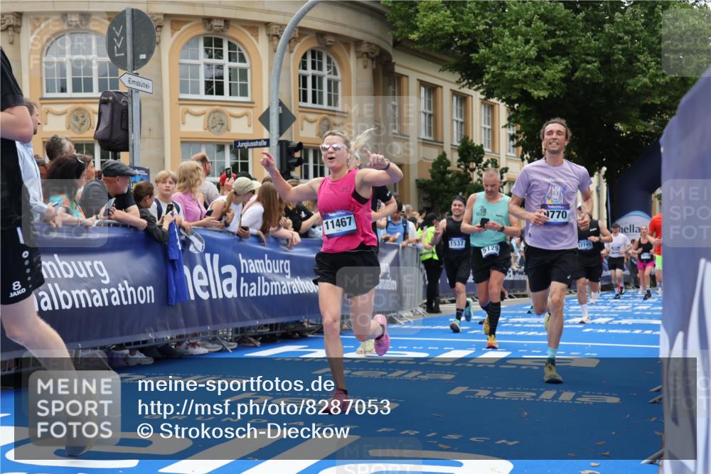 29.06.2025 - hella hamburg halbmarathon Strokosch-Dieckow http://msf.ph/oto/8287053 29.06.2025 10:48:21 Ziel 1537, 3747, 5129, 5362, 5528, 6081, 6923, 7367, 7599, 8216, 9262, 9770, 11211, 11451, 11467, 12549, 12840, 13962, 14797, 14990, 15629, 15735, 17745, 17855, 17982, 18790, 18923, 18963, 19127 meine-sportfotos.de