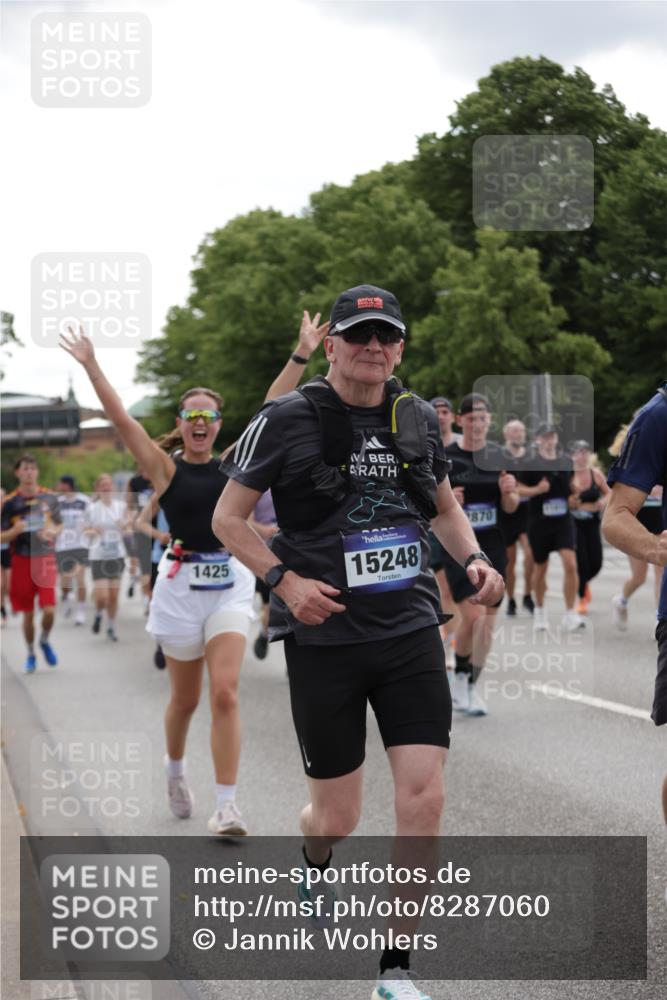 29.06.2025 - hella hamburg halbmarathon Jannik Wohlers http://msf.ph/oto/8287060 29.06.2025 10:35:43 Lombardsbrücke 1008, 1010, 1036, 1183, 1775, 1780, 1835, 2520, 2870, 3401, 3699, 3741, 3877, 4245, 4326, 4413, 4798, 4937, 5666, 6092, 6093, 6184, 6417, 6896, 7086, 7111, 7140, 7275, 7575, 7576, 8356, 8581, 8947, 9978, 10047, 10577, 11010, 11187, 11198, 11979, 12342, 12660, 12661, 13422, 13492, 13600, 13602, 13679, 14134, 14189, 14249, 14251, 14955, 15075, 15078, 15248, 15281, 15370, 15587, 15612, 15617, 15618, 15676, 15677, 15827, 15830, 15876, 16570, 16571, 17635 meine-sportfotos.de