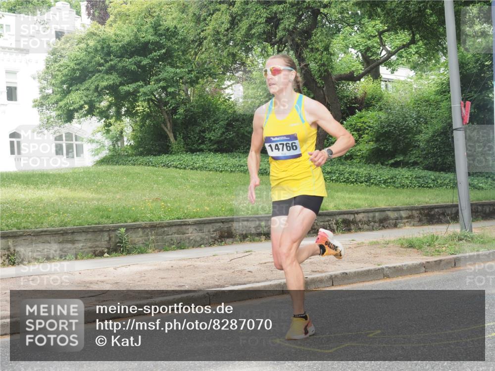 29.06.2025 - hella hamburg halbmarathon KatJ http://msf.ph/oto/8287070 29.06.2025 10:11:44 Zwischen KM18-KM19  meine-sportfotos.de