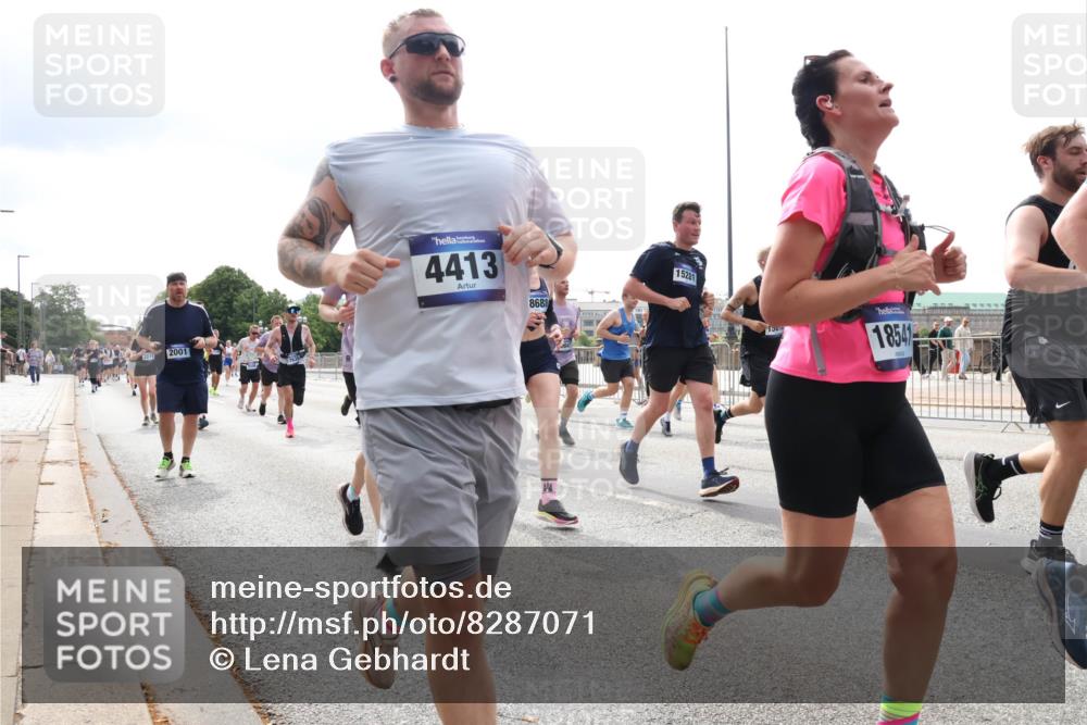 29.06.2025 - hella hamburg halbmarathon Lena Gebhardt http://msf.ph/oto/8287071 29.06.2025 10:36:01 Lombardsbrücke 2001, 4413, 8688, 15281, 18541, 1008, 1010, 1036, 1108, 1183, 1336, 1730, 1775, 1780, 1786, 1835, 2352, 2425, 2520, 2787, 2811, 2827, 2870, 3243, 3401, 3404, 3598, 3699, 3741, 3877, 3990, 4245, 4326, 4413, 4798, 4902, 4937, 5147, 5246, 5666, 5809, 6021, 6092, 6093, 6184, 6381, 6417, 6845, 6867, 6896, 7086, 7111, 7140, 7275, 7304, 7382, 7575, 7576, 8333, 8356, 8581, 8947, 9342, 9432, 9803, 9806, 9819, 10652, 12026, 12408 meine-sportfotos.de