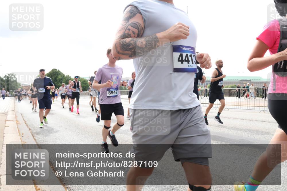 29.06.2025 - hella hamburg halbmarathon Lena Gebhardt http://msf.ph/oto/8287109 29.06.2025 10:36:01 Lombardsbrücke 2001, 8947, 4413, 1008, 1010, 1036, 1108, 1183, 1336, 1730, 1775, 1780, 1786, 1835, 2352, 2425, 2520, 2787, 2811, 2827, 2870, 3243, 3401, 3404, 3598, 3699, 3741, 3877, 3990, 4245, 4326, 4413, 4798, 4902, 4937, 5147, 5246, 5666, 5809, 6021, 6092, 6093, 6184, 6381, 6417, 6845, 6867, 6896, 7086, 7111, 7140, 7275, 7304, 7382, 7575, 7576, 8333, 8356, 8581, 8947, 9342, 9432, 9803, 9806, 9819, 10652, 12026, 12408 meine-sportfotos.de