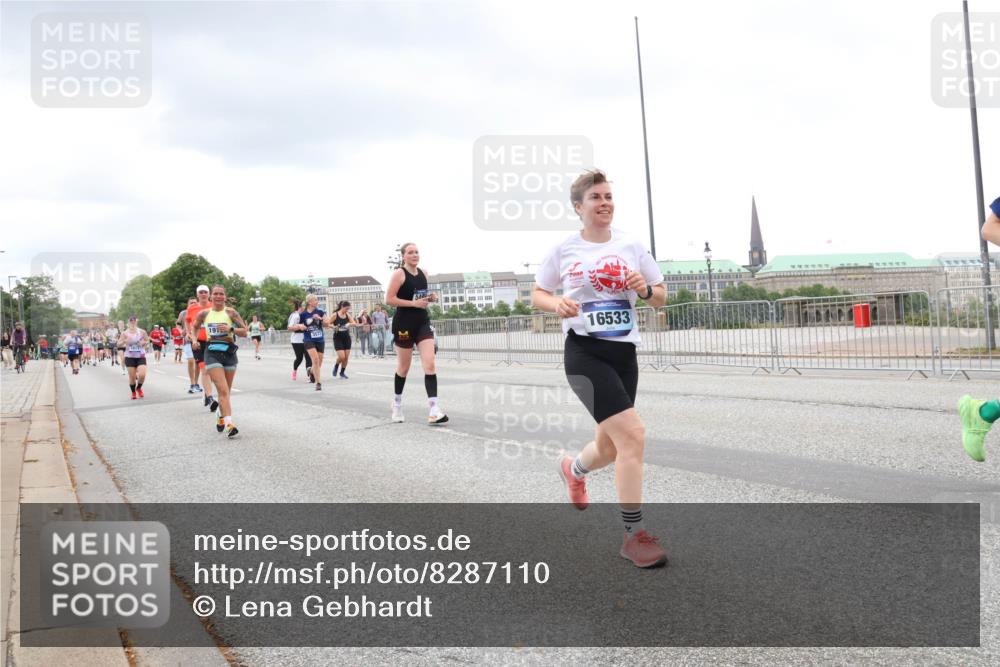 29.06.2025 - hella hamburg halbmarathon Lena Gebhardt http://msf.ph/oto/8287110 29.06.2025 10:55:28 Lombardsbrücke 16533, 1013, 1616, 1873, 1917, 2090, 2452, 3101, 3115, 3157, 3244, 3274, 3577, 4039, 4628, 5040, 5220, 5222, 5483, 5487, 5575, 6395, 6396, 6944, 7219, 7238, 7548, 7680, 7766, 8403, 8519, 8527, 8626, 8648, 9614, 9618, 9857, 9858, 9956, 10094, 10436, 10438, 10458, 10559, 10593, 10686, 10885, 11109, 11737, 11788, 11908, 12147, 12148, 12695, 12902, 13098, 13230, 13548, 14515, 14727, 15152, 15160, 16385 meine-sportfotos.de