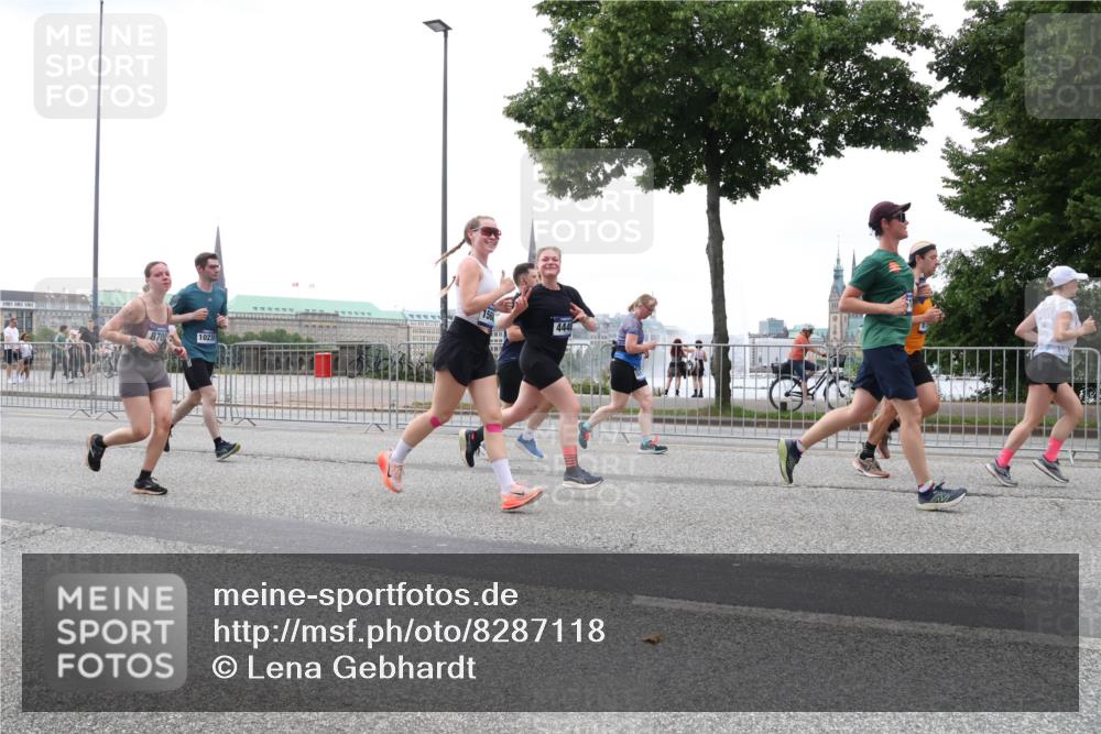 29.06.2025 - hella hamburg halbmarathon Lena Gebhardt http://msf.ph/oto/8287118 29.06.2025 10:46:37 Lombardsbrücke 1363, 1371, 1375, 1429, 1465, 1532, 1608, 1720, 1837, 1999, 2162, 2320, 2500, 2697, 3277, 3406, 3407, 3410, 3469, 3734, 3823, 4119, 4202, 4296, 4342, 4355, 4448, 4604, 5697, 5700, 5854, 6068, 6124, 6161, 6740, 7303, 7364, 7368, 7374, 7412, 7767, 7827, 7960, 7983, 8047, 8477, 8551, 8553, 8700, 9129, 9337, 9445, 9691, 10153, 10230, 11361, 11910, 12298, 12333, 12507, 12522, 13969, 14261, 15852, 16882, 16987 meine-sportfotos.de