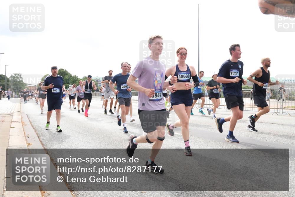 29.06.2025 - hella hamburg halbmarathon Lena Gebhardt http://msf.ph/oto/8287177 29.06.2025 10:36:01 Lombardsbrücke 2001, 4796, 18688, 3990, 5947, 111, 9432, 15281, 1561, 1008, 1010, 1036, 1108, 1183, 1336, 1730, 1775, 1780, 1786, 1835, 2352, 2425, 2520, 2787, 2811, 2827, 2870, 3243, 3401, 3404, 3598, 3699, 3741, 3877, 3990, 4245, 4326, 4413, 4798, 4902, 4937, 5147, 5246, 5666, 5809, 6021, 6092, 6093, 6184, 6381, 6417, 6845, 6867, 6896, 7086, 7111, 7140, 7275, 7304, 7382, 7575, 7576, 8333, 8356, 8581, 8947, 9342, 9432, 9803, 9806, 9819, 10652, 12026, 12408 meine-sportfotos.de