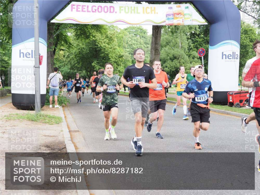 29.06.2025 - hella hamburg halbmarathon MichiJ http://msf.ph/oto/8287182 29.06.2025 10:33:12 Zwischen KM18-KM19 1171, 1413, 2890, 2970, 3056, 3917, 4915, 5623, 5884, 6266, 7325, 7843, 8928, 10596, 11491, 12783, 13525, 14374, 14464, 14686, 14687, 15760, 16506, 16685, 18055, 18407, 18638, 18718 meine-sportfotos.de