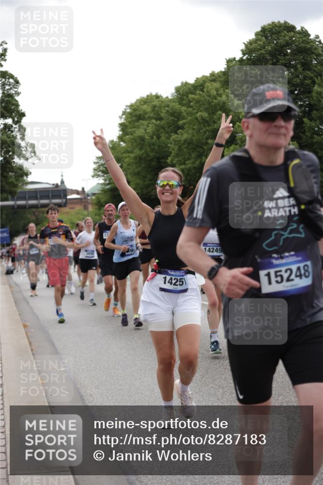 29.06.2025 - hella hamburg halbmarathon Jannik Wohlers http://msf.ph/oto/8287183 29.06.2025 10:35:44 Lombardsbrücke 1008, 1010, 1036, 1183, 1775, 1780, 1835, 2520, 2870, 3401, 3699, 3741, 3877, 4245, 4326, 4798, 4937, 5246, 5666, 6092, 6093, 6184, 6417, 6896, 7086, 7111, 7140, 7275, 7575, 7576, 8356, 8581, 8947, 9978, 10146, 10577, 11010, 11187, 11198, 11979, 12342, 12343, 12660, 12661, 13422, 13492, 13600, 13602, 13679, 14134, 14189, 14249, 14251, 14955, 15075, 15078, 15248, 15370, 15587, 15612, 15617, 15618, 15676, 15677, 15827, 15830, 15876, 16570, 16571, 17635 meine-sportfotos.de