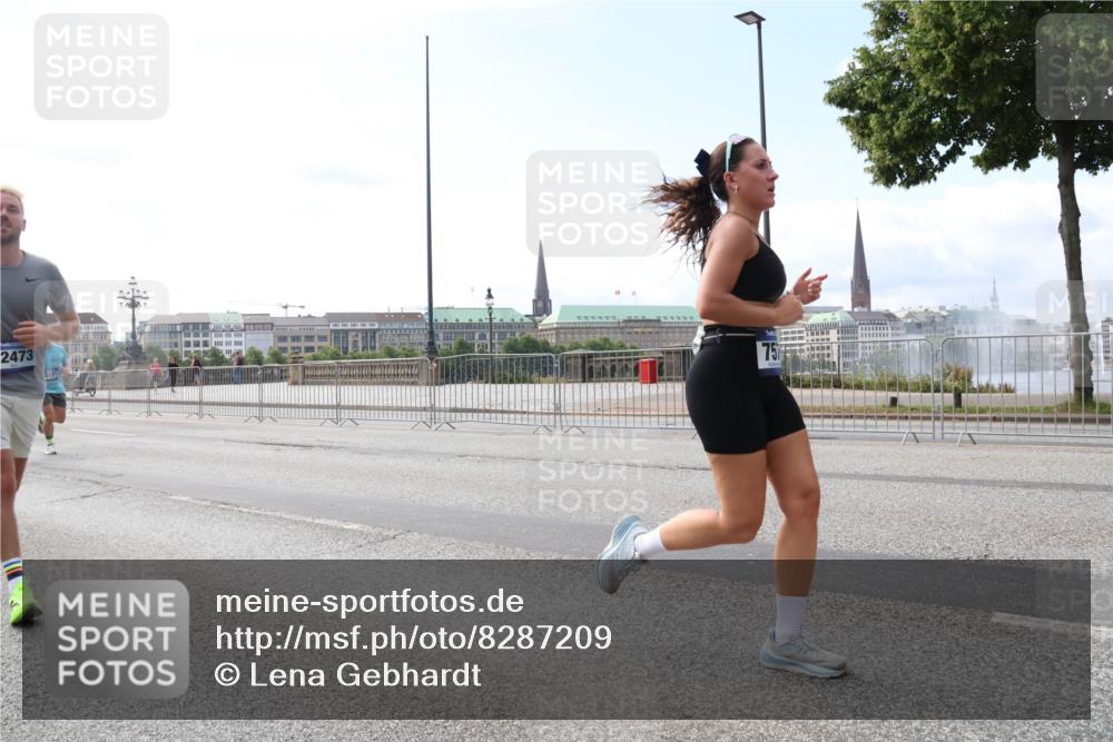 29.06.2025 - hella hamburg halbmarathon Lena Gebhardt http://msf.ph/oto/8287209 29.06.2025 10:11:47 Lombardsbrücke 1328, 1531, 1866, 1992, 3363, 4227, 5379, 5605, 7571, 8115, 8368, 8807, 8810, 9191, 9428, 10042, 10372, 10409, 10428, 11321, 11507, 11537, 11581, 11755, 11917, 12286, 12473, 13171, 13177, 13203, 13542, 13939, 13958, 14008, 14384, 15797, 15945, 16976, 17080, 17638, 17774, 17787, 17866, 18261, 18278, 18382, 18395, 18655, 19172 meine-sportfotos.de