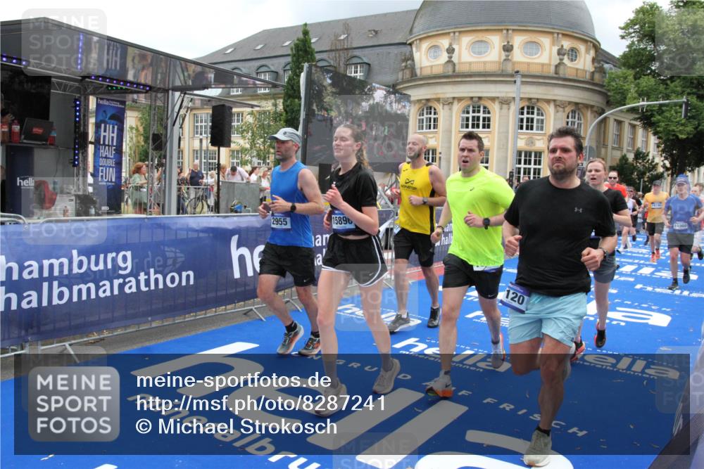 29.06.2025 - hella hamburg halbmarathon Michael Strokosch http://msf.ph/oto/8287241 29.06.2025 10:55:44 Ziel 1120, 1143, 1834, 2955, 2982, 3037, 4897, 5021, 6924, 8255, 8618, 10212, 11039, 12483, 12515, 14365, 14909, 15896, 18064, 18190 meine-sportfotos.de