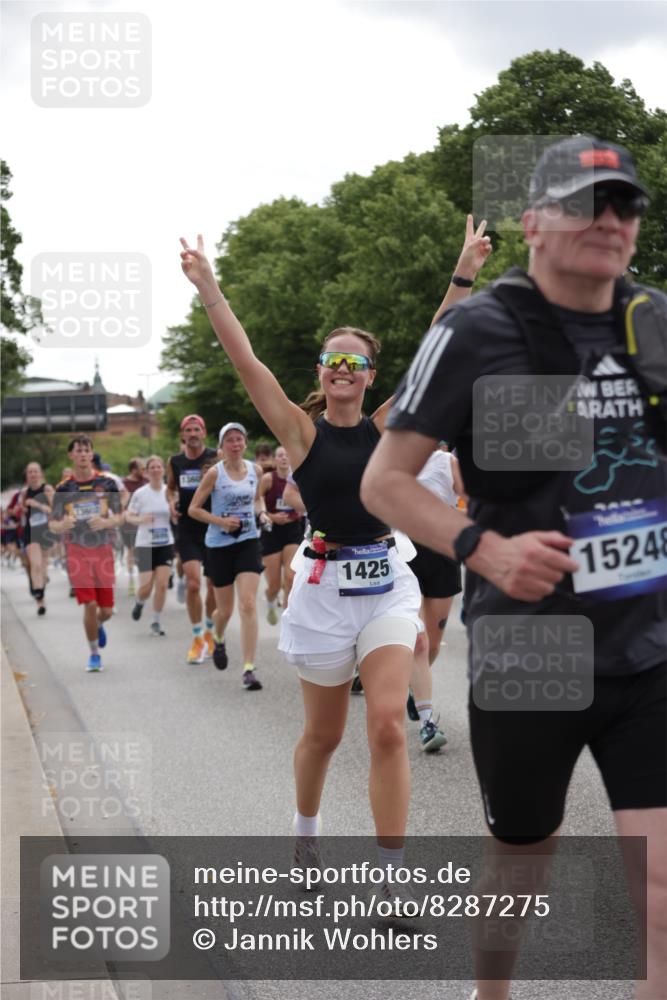 29.06.2025 - hella hamburg halbmarathon Jannik Wohlers http://msf.ph/oto/8287275 29.06.2025 10:35:44 Lombardsbrücke 1008, 1010, 1036, 1183, 1775, 1780, 1835, 2520, 2870, 3401, 3699, 3741, 3877, 4245, 4326, 4798, 4937, 5246, 5666, 6092, 6093, 6184, 6417, 6896, 7086, 7111, 7140, 7275, 7575, 7576, 8356, 8581, 8947, 9978, 10146, 10577, 11010, 11187, 11198, 11979, 12342, 12343, 12660, 12661, 13422, 13492, 13600, 13602, 13679, 14134, 14189, 14249, 14251, 14955, 15075, 15078, 15248, 15370, 15587, 15612, 15617, 15618, 15676, 15677, 15827, 15830, 15876, 16570, 16571, 17635 meine-sportfotos.de