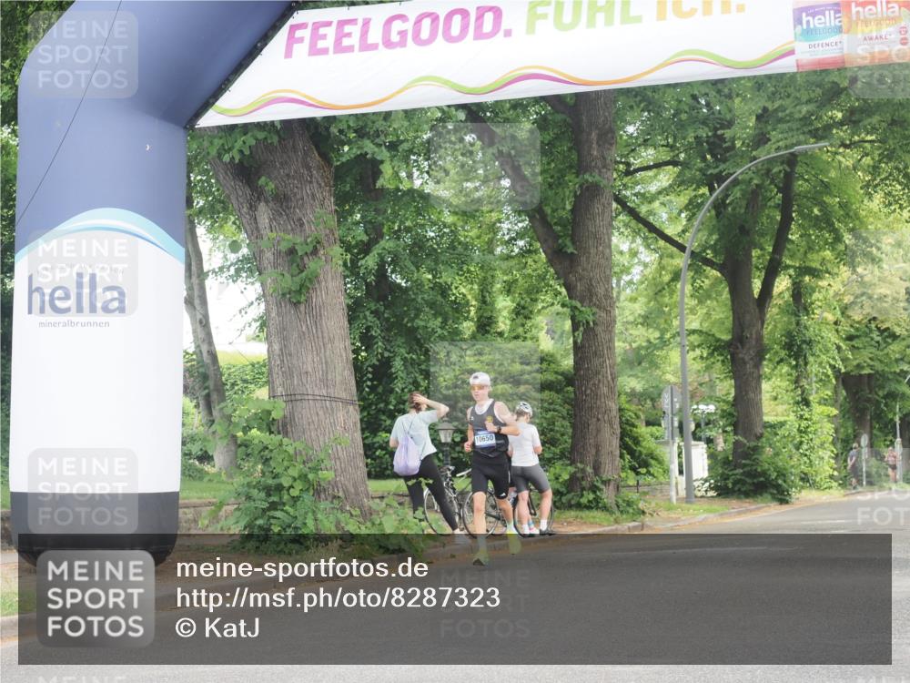 29.06.2025 - hella hamburg halbmarathon KatJ http://msf.ph/oto/8287323 29.06.2025 10:12:01 Zwischen KM18-KM19  meine-sportfotos.de