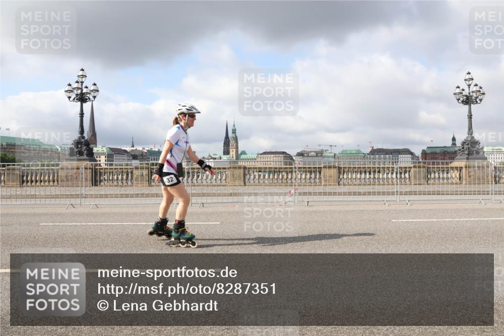 29.06.2025 - hella hamburg halbmarathon Lena Gebhardt http://msf.ph/oto/8287351 29.06.2025 09:05:33 Lombardsbrücke  meine-sportfotos.de