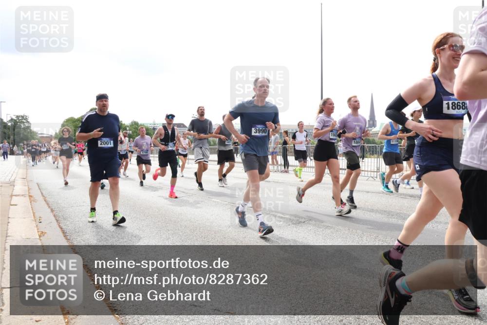 29.06.2025 - hella hamburg halbmarathon Lena Gebhardt http://msf.ph/oto/8287362 29.06.2025 10:36:02 Lombardsbrücke 2001, 4798, 3990, 1582, 1004, 11190, 1868, 1008, 1010, 1036, 1102, 1108, 1183, 1336, 1730, 1775, 1780, 1835, 2352, 2425, 2520, 2787, 2811, 2827, 2870, 3243, 3401, 3404, 3598, 3699, 3741, 3877, 3990, 4245, 4326, 4413, 4798, 4902, 4937, 5147, 5246, 5666, 5809, 6021, 6092, 6093, 6184, 6417, 6845, 6867, 6896, 7086, 7111, 7140, 7275, 7304, 7382, 7575, 7576, 8333, 8356, 8581, 8947, 9342, 9432, 9803, 9806, 9819, 10652, 12026, 12408 meine-sportfotos.de