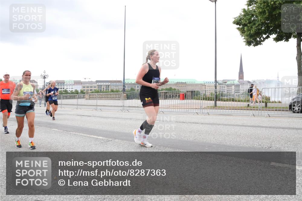 29.06.2025 - hella hamburg halbmarathon Lena Gebhardt http://msf.ph/oto/8287363 29.06.2025 10:55:30 Lombardsbrücke 11109, 39, 3577, 548, 1013, 1616, 1873, 1917, 2090, 2452, 3101, 3115, 3157, 3244, 3274, 3577, 4039, 4628, 5040, 5220, 5222, 5483, 5487, 5575, 6257, 6395, 6396, 6944, 7219, 7238, 7548, 7680, 7766, 7969, 8403, 8519, 8527, 8626, 8648, 9548, 9614, 9618, 9857, 9858, 9956, 10094, 10436, 10438, 10458, 10559, 10593, 10885, 11109, 11737, 11788, 11903, 11908, 12147, 12148, 12695, 12902, 13098, 13230, 13548, 14515, 14727, 15152, 15160, 16385 meine-sportfotos.de