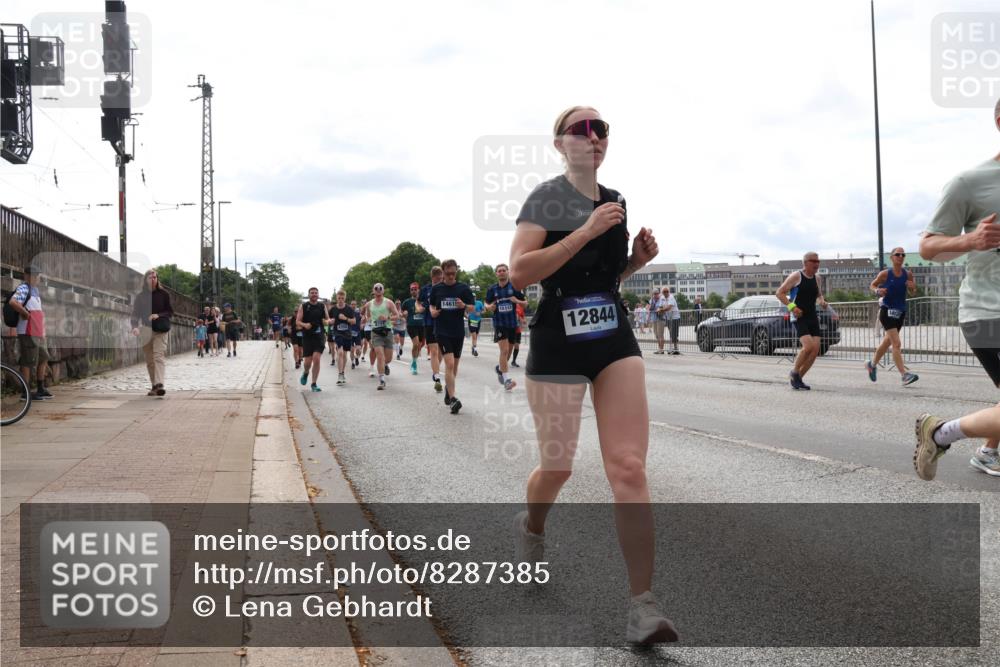 29.06.2025 - hella hamburg halbmarathon Lena Gebhardt http://msf.ph/oto/8287385 29.06.2025 10:20:59 Lombardsbrücke 15113, 12844, 1011, 1028, 1266, 1471, 1658, 2053, 2101, 2325, 2383, 2834, 2923, 2945, 2956, 2986, 3161, 3247, 3453, 3733, 3781, 3813, 4082, 4288, 4350, 4422, 4754, 4869, 5041, 5061, 5181, 5625, 5767, 6275, 6308, 6608, 7228, 7608, 8113, 8724, 8726, 8844, 8940, 9005, 9011, 9108, 9236, 9501, 9981, 10050, 10350, 10585, 10602, 11100, 11145, 11698, 11995, 12175, 12694, 12844, 13057, 13508 meine-sportfotos.de