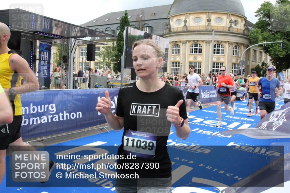 29.06.2025 - hella hamburg halbmarathon Michael Strokosch http://msf.ph/oto/8287390 29.06.2025 10:55:46 Ziel 1120, 1143, 1834, 2955, 4897, 5021, 6569, 6924, 7221, 8255, 8618, 10212, 11039, 12483, 12515, 12858, 14365, 14909, 15896, 18064, 18190 meine-sportfotos.de
