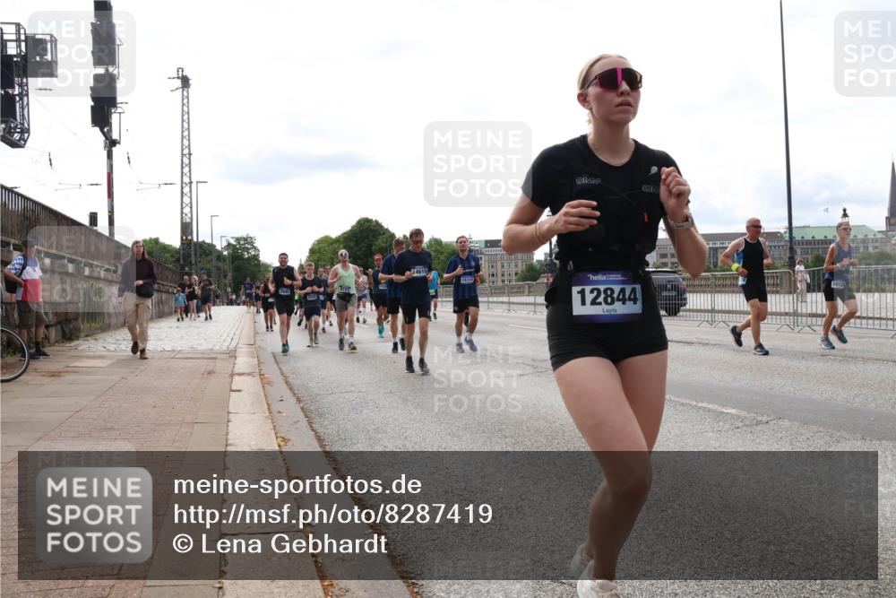 29.06.2025 - hella hamburg halbmarathon Lena Gebhardt http://msf.ph/oto/8287419 29.06.2025 10:20:59 Lombardsbrücke 2945, 4615, 15113, 12844, 19125, 1011, 1028, 1266, 1471, 1658, 2053, 2101, 2325, 2383, 2834, 2923, 2945, 2956, 2986, 3161, 3247, 3453, 3733, 3781, 3813, 4082, 4288, 4350, 4422, 4754, 4869, 5041, 5061, 5181, 5625, 5767, 6275, 6308, 6608, 7228, 7608, 8113, 8724, 8726, 8844, 8940, 9005, 9011, 9108, 9236, 9501, 9981, 10050, 10350, 10585, 10602, 11100, 11145, 11698, 11995, 12175, 12694, 12844, 13057, 13508 meine-sportfotos.de