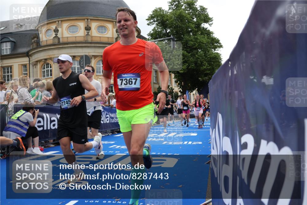 29.06.2025 - hella hamburg halbmarathon Strokosch-Dieckow http://msf.ph/oto/8287443 29.06.2025 10:48:24 Ziel 1537, 3747, 5129, 5362, 5528, 6081, 6923, 7367, 8216, 9262, 9770, 10000, 10860, 11451, 11467, 12149, 12549, 12690, 12840, 13962, 14033, 14990, 15735, 15808, 15917, 17395, 17745, 17855, 17982, 18251, 18790, 18923 meine-sportfotos.de