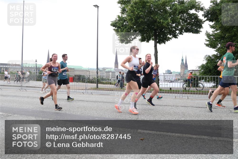 29.06.2025 - hella hamburg halbmarathon Lena Gebhardt http://msf.ph/oto/8287445 29.06.2025 10:46:37 Lombardsbrücke 1363, 1371, 1375, 1429, 1465, 1532, 1608, 1720, 1837, 1999, 2162, 2320, 2500, 2697, 3277, 3406, 3407, 3410, 3469, 3734, 3823, 4119, 4202, 4296, 4342, 4355, 4448, 4604, 5697, 5700, 5854, 6068, 6124, 6161, 6740, 7303, 7364, 7368, 7374, 7412, 7767, 7827, 7960, 7983, 8047, 8477, 8551, 8553, 8700, 9129, 9337, 9445, 9691, 10153, 10230, 11361, 11910, 12298, 12333, 12507, 12522, 13969, 14261, 15852, 16882, 16987 meine-sportfotos.de