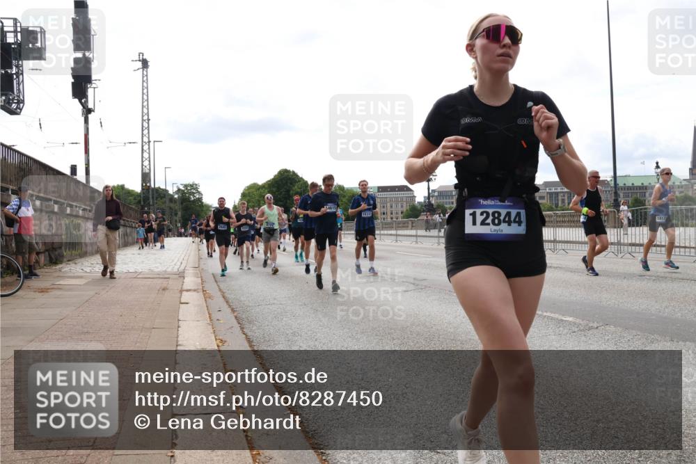 29.06.2025 - hella hamburg halbmarathon Lena Gebhardt http://msf.ph/oto/8287450 29.06.2025 10:20:59 Lombardsbrücke 2945, 4615, 15113, 12844, 19125, 1011, 1028, 1266, 1471, 1658, 2053, 2101, 2325, 2383, 2834, 2923, 2945, 2956, 2986, 3161, 3247, 3453, 3733, 3781, 3813, 4082, 4288, 4350, 4422, 4754, 4869, 5041, 5061, 5181, 5625, 5767, 6275, 6308, 6608, 7228, 7608, 8113, 8724, 8726, 8844, 8940, 9005, 9011, 9108, 9236, 9501, 9981, 10050, 10350, 10585, 10602, 11100, 11145, 11698, 11995, 12175, 12694, 12844, 13057, 13508 meine-sportfotos.de