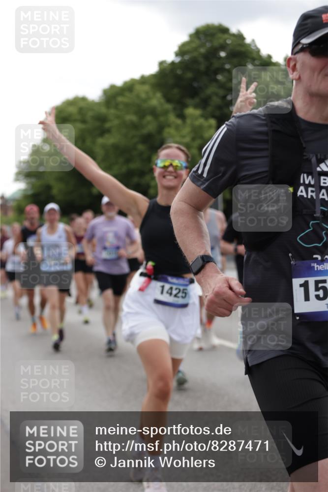 29.06.2025 - hella hamburg halbmarathon Jannik Wohlers http://msf.ph/oto/8287471 29.06.2025 10:35:44 Lombardsbrücke 1008, 1010, 1036, 1183, 1775, 1780, 1835, 2520, 2870, 3401, 3699, 3741, 3877, 4245, 4326, 4798, 4937, 5246, 5666, 6092, 6093, 6184, 6417, 6896, 7086, 7111, 7140, 7275, 7575, 7576, 8356, 8581, 8947, 9978, 10146, 10577, 11010, 11187, 11198, 11979, 12342, 12343, 12660, 12661, 13422, 13492, 13600, 13602, 13679, 14134, 14189, 14249, 14251, 14955, 15075, 15078, 15248, 15370, 15587, 15612, 15617, 15618, 15676, 15677, 15827, 15830, 15876, 16570, 16571, 17635 meine-sportfotos.de